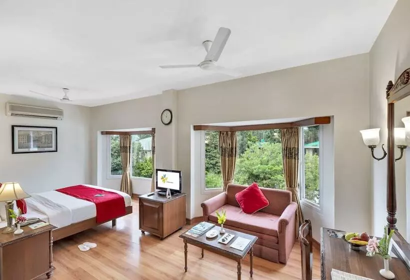 هتل Club Mahindra Naukuchiatal