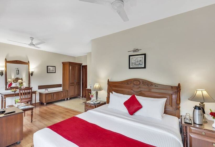 هتل Club Mahindra Naukuchiatal