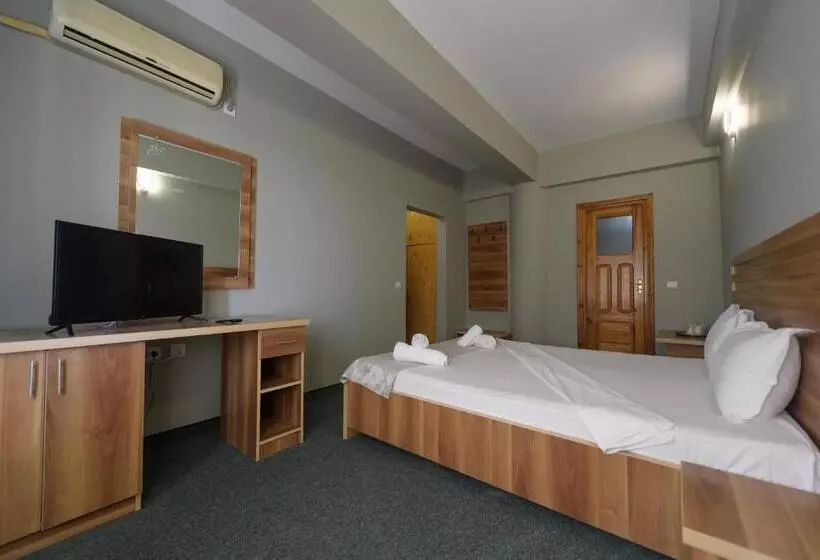 Hotel Cora