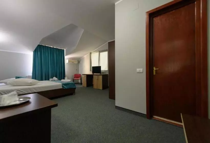 Hotel Cora