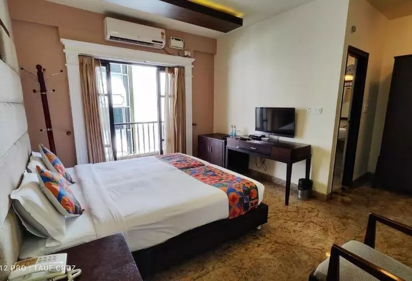 Hotel Crystal Paark Inn By Blu Orchid Groups