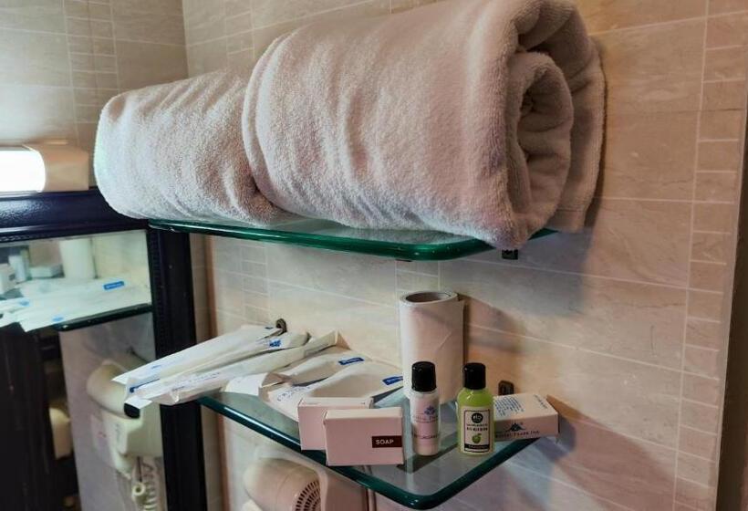 فندق Crystal Paark Inn By Blu Orchid Groups