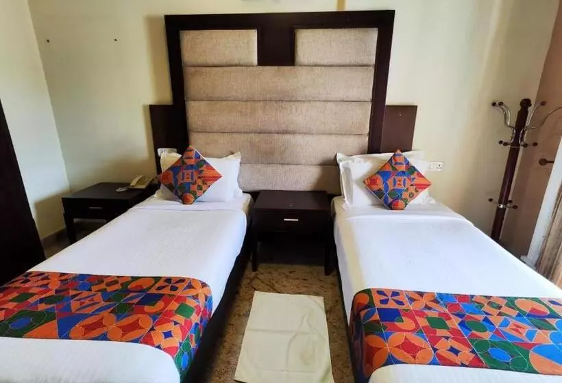 Hotel Crystal Paark Inn By Blu Orchid Groups