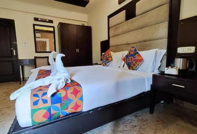 Hotel Crystal Paark Inn By Blu Orchid Groups