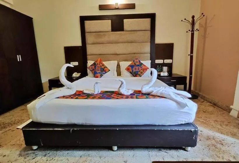 Hotel Crystal Paark Inn By Blu Orchid Groups