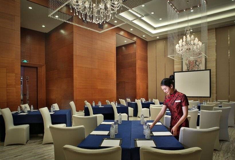 Hotel Intercontinental Sancha Lake, An Ihg