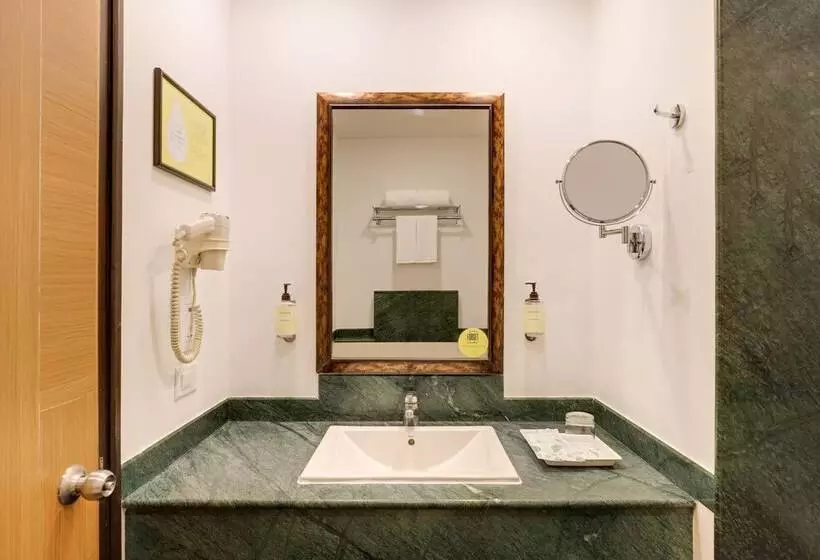 Lemon Tree Hotel Chandigarh