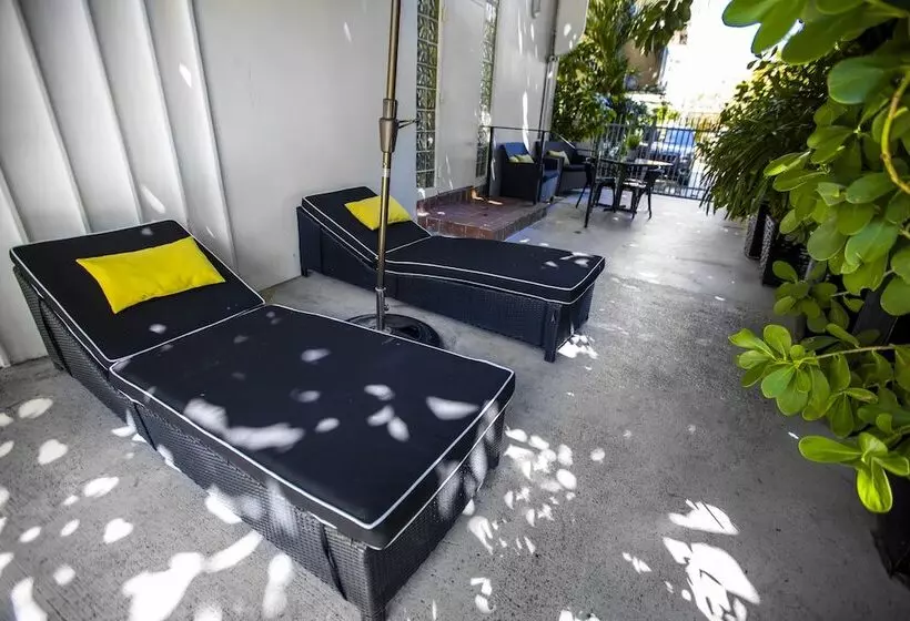 Szálloda Lincoln Arms Suites