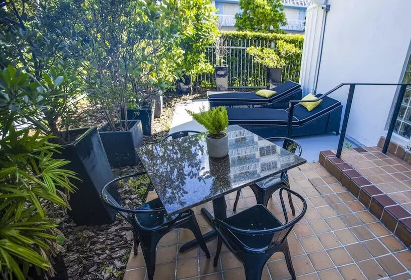 Szálloda Lincoln Arms Suites