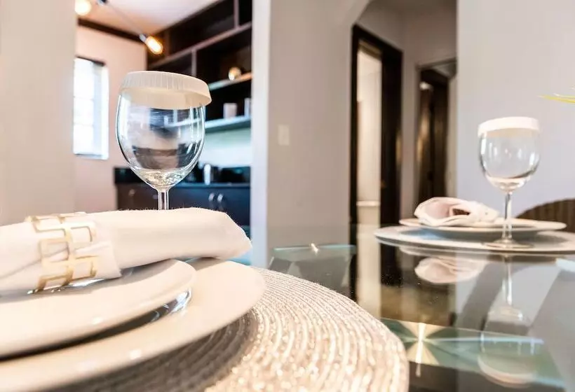 Szálloda Lincoln Arms Suites