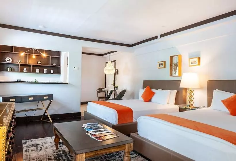 Szálloda Lincoln Arms Suites