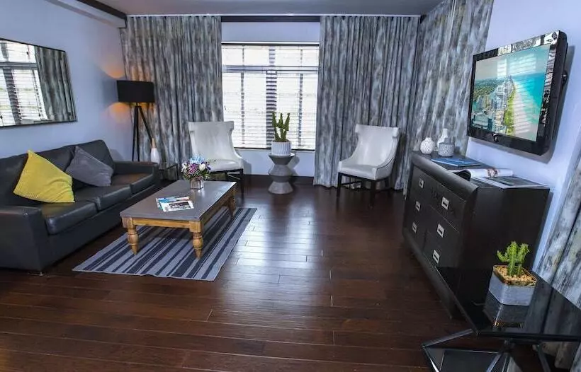 Szálloda Lincoln Arms Suites