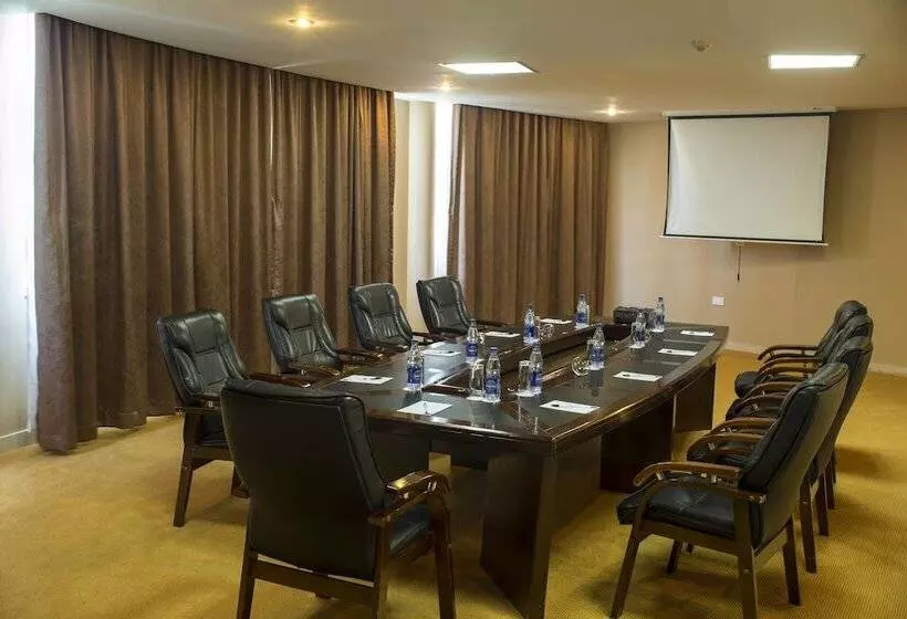 Protea Hotel By Marriott Entebbe