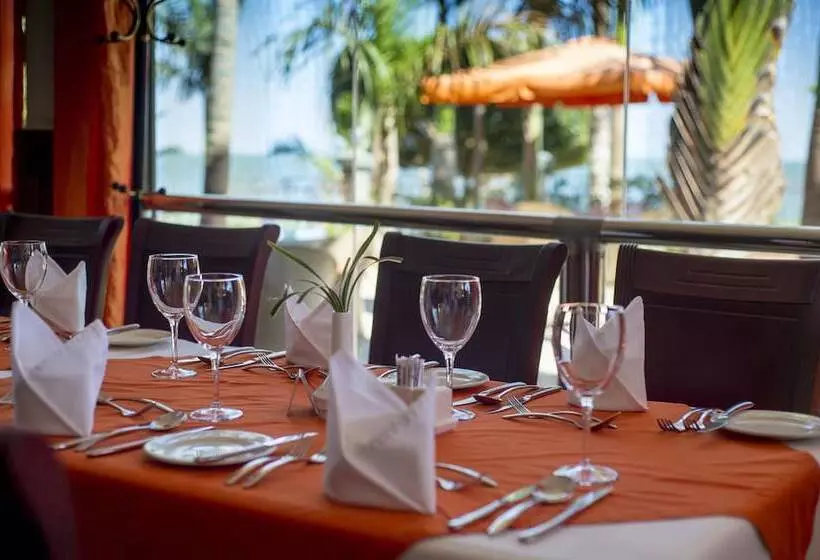 Protea Hotel By Marriott Entebbe