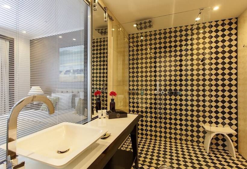 Quentin Boutique Hotel