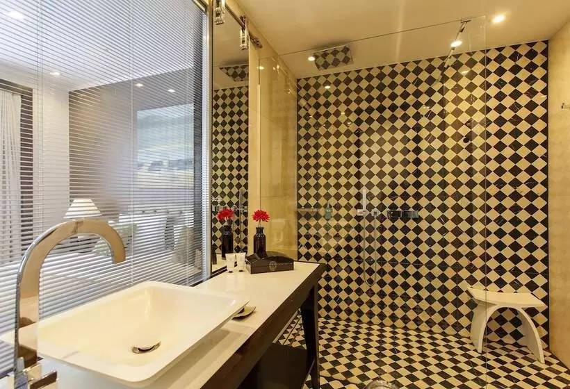 Quentin Boutique Hotel