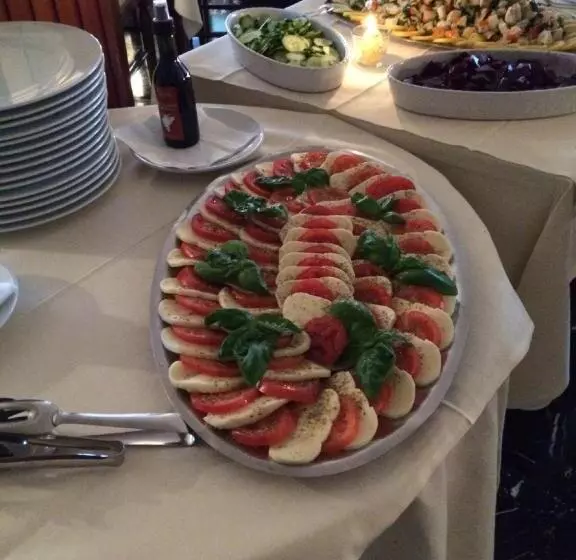 Отель Albergo Rusall