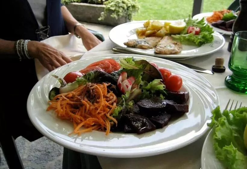 Отель Albergo Rusall