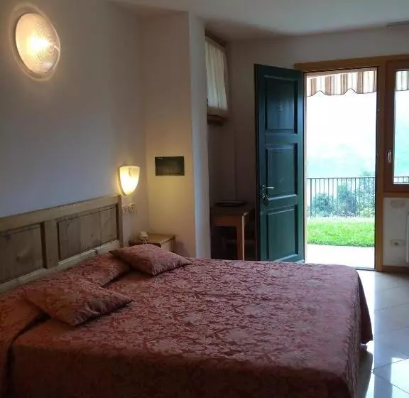 Отель Albergo Rusall