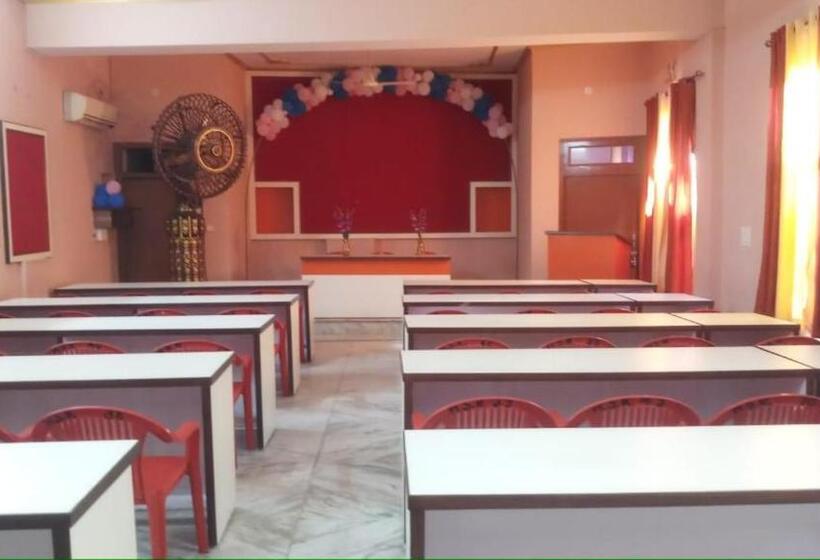 Отель Sanctuary Resort