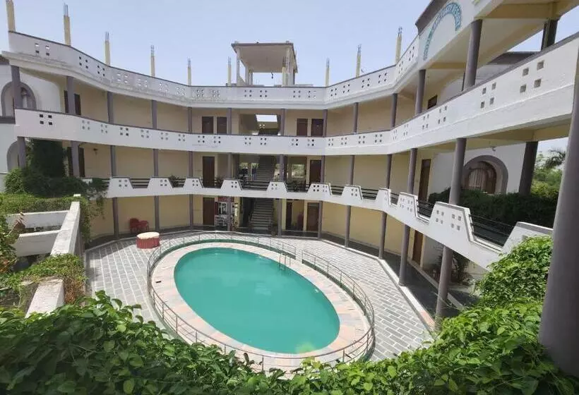 Отель Sanctuary Resort