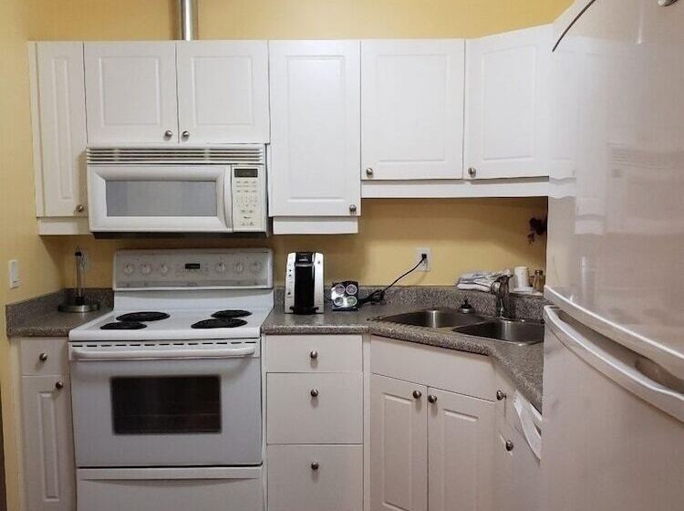 酒店 Travelodge By Wyndham Spruce Grove