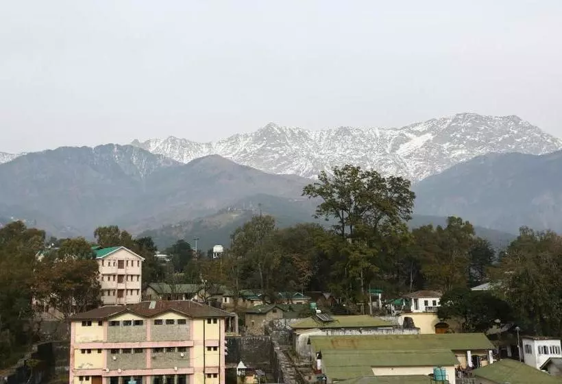 هتل Treebo Trend Gk Conifer