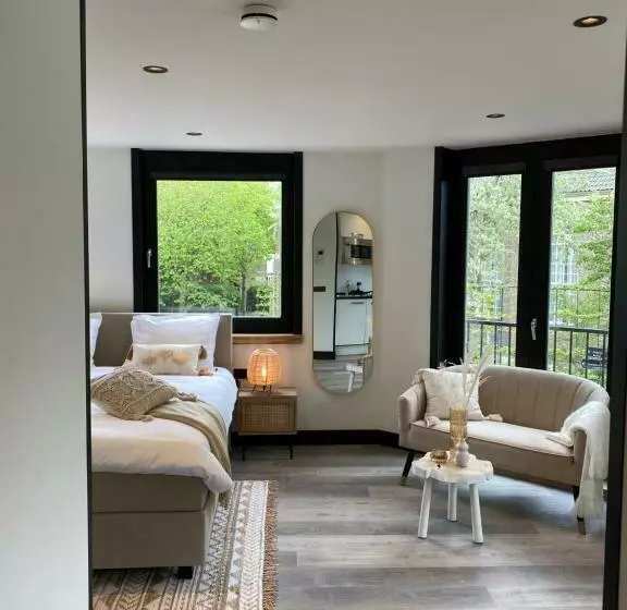 Boutique Hotel Le•bar