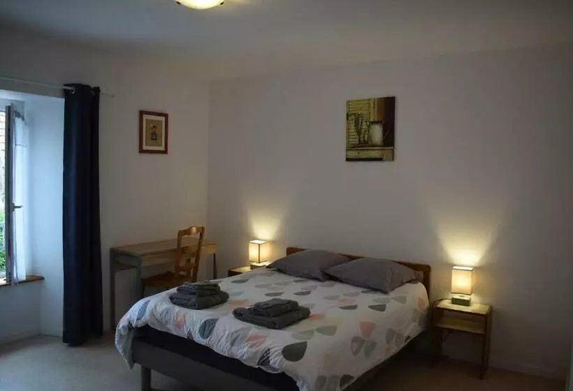 Hotelli Auberge De La Vallée De La Douve