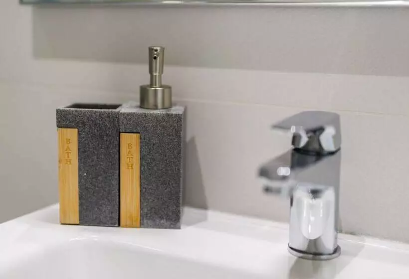 Majatalo Onlyrooms Iv   Sea View & Free Parking