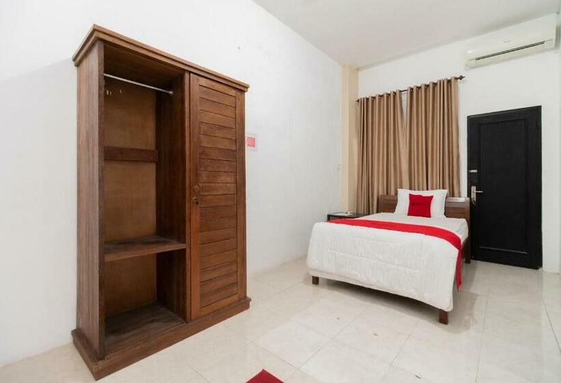 بنسيون Reddoorz Syariah At Jalan Andalas Padang