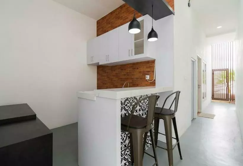 Majatalo Reddoorz Syariah At Jalan Andalas Padang