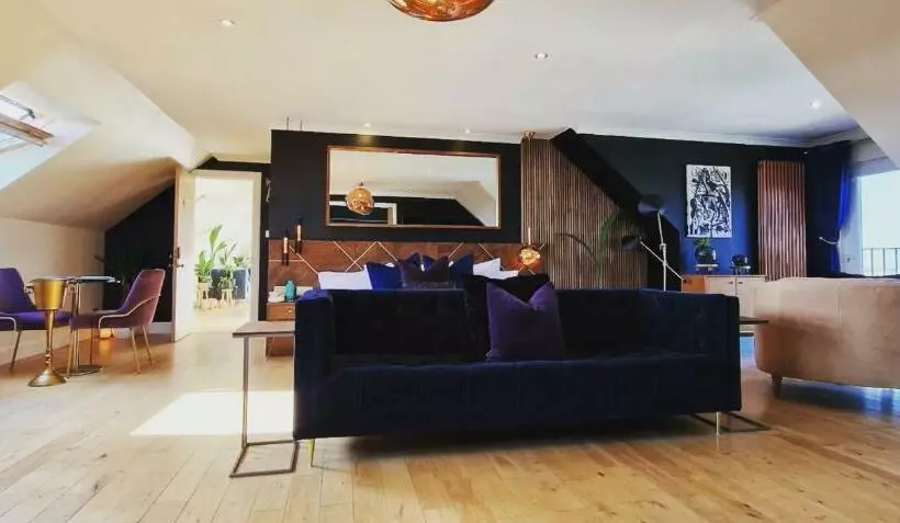 New Amazing The Black Wolf Suite The Grumpy Schnauzer B&b