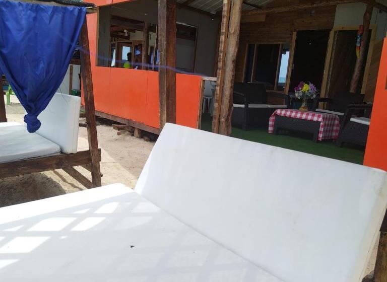 هتل Cabañas Palos Locos