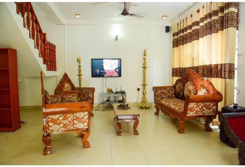 ベッドアンドブレックファースト The Olive Villa