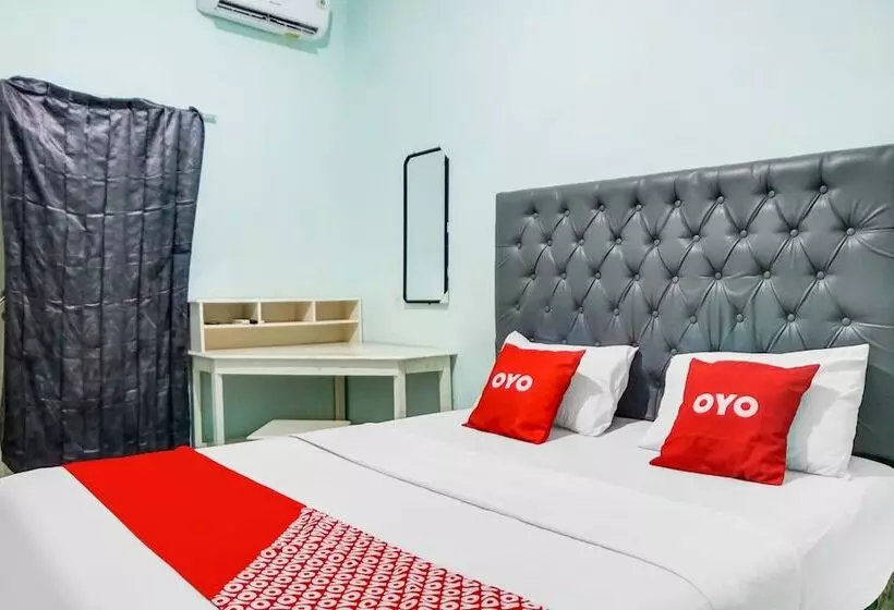 Hotelli Oyo 91163 Roemah Gh