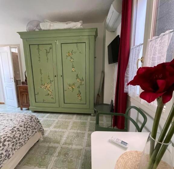 پانسیون Blooming Gate