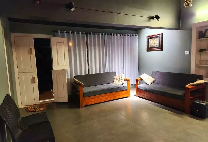 ホテル Blackhole Farms & Retreats
