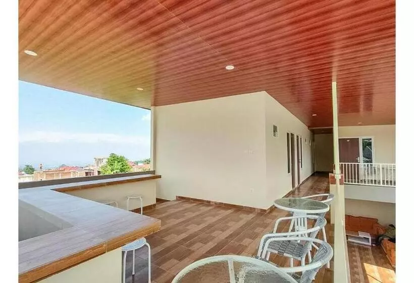 Hotelli Reddoorz Near Bns Batu