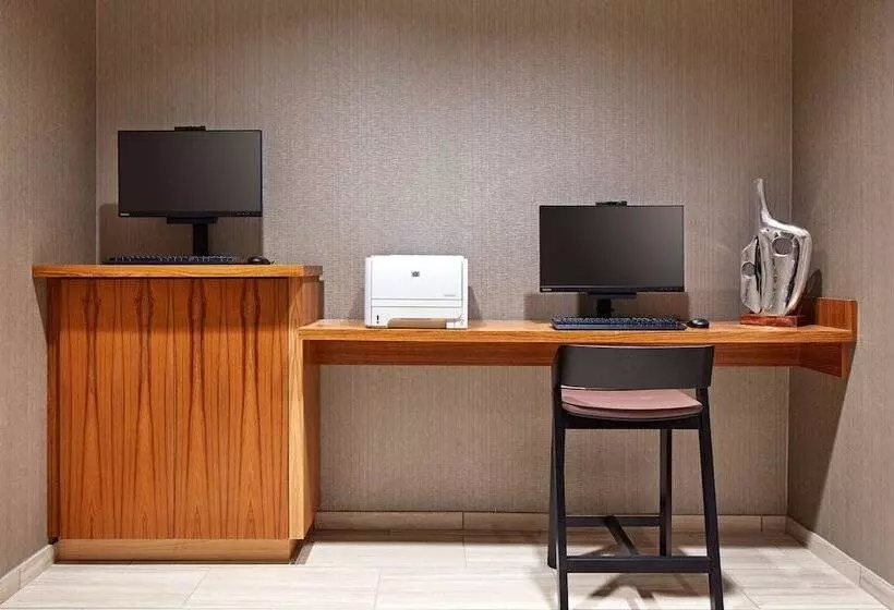 Hotelli Springhill Suites By Marriott Los Angeles Downey