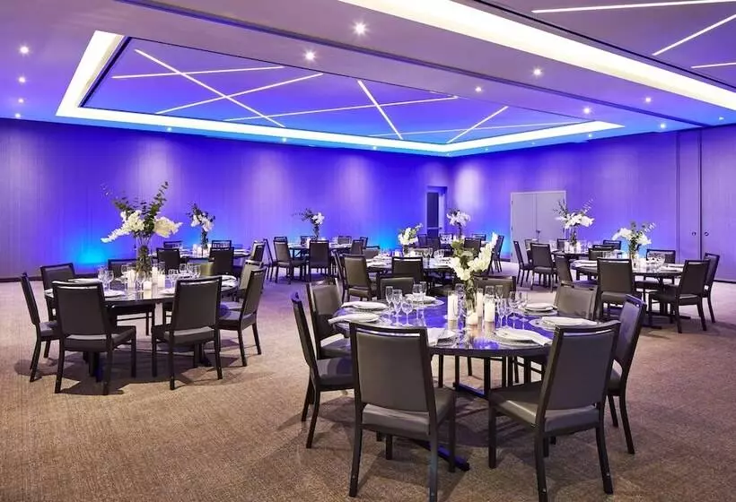 Hotelli Springhill Suites By Marriott Los Angeles Downey