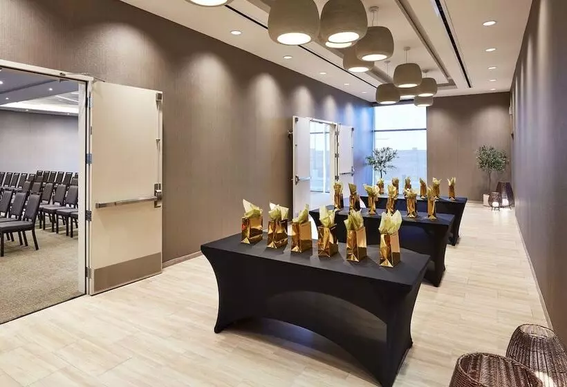 Hotelli Springhill Suites By Marriott Los Angeles Downey