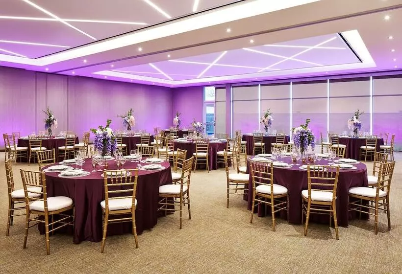 Hotelli Springhill Suites By Marriott Los Angeles Downey