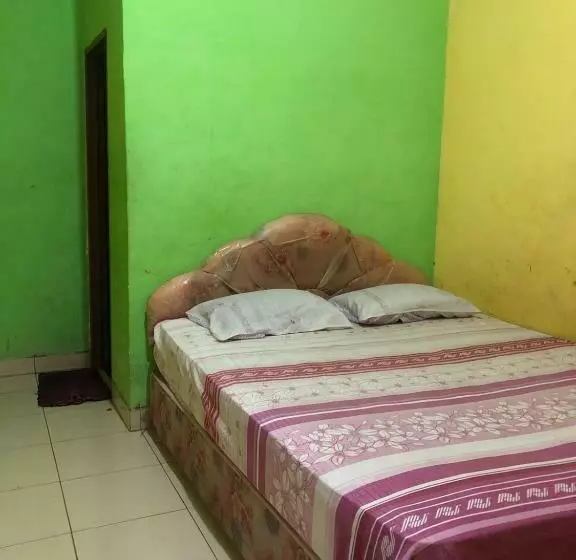 ペンション Arjuna Baturaja