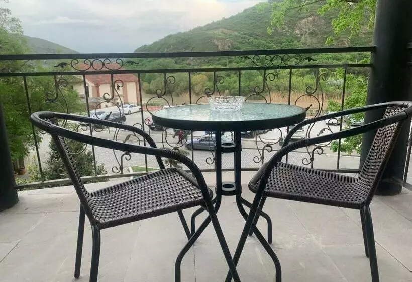 پانسیون La Home