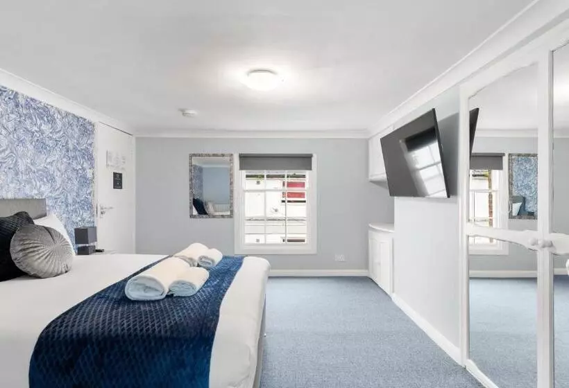 Hotelli Town House Rooms