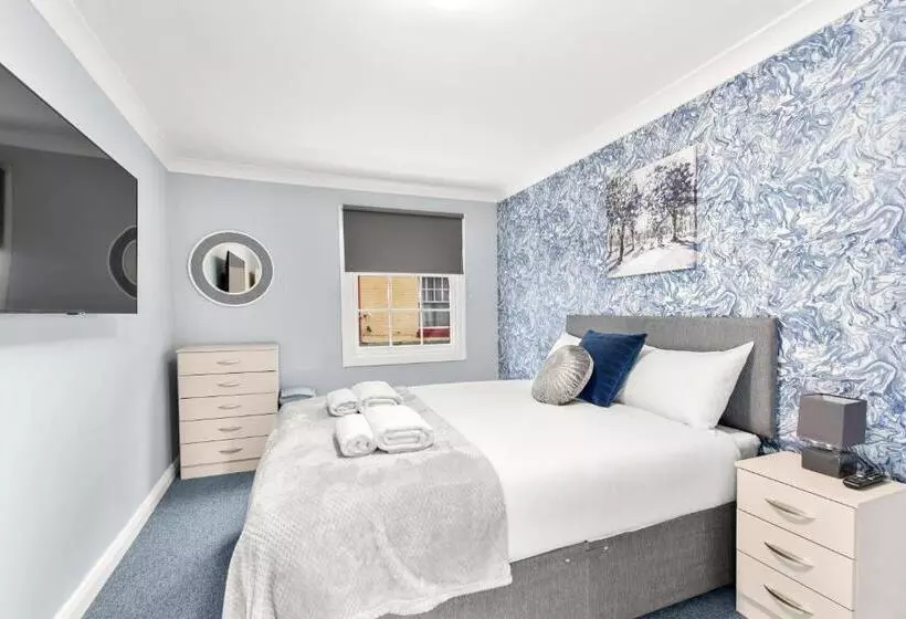 Hotelli Town House Rooms