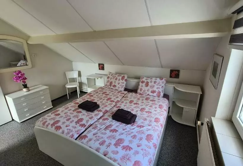 Roos Guesthouse Holiday Appartements