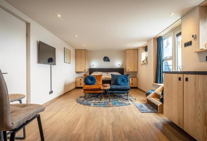 تختخواب و صبحانه Slow Down Texel