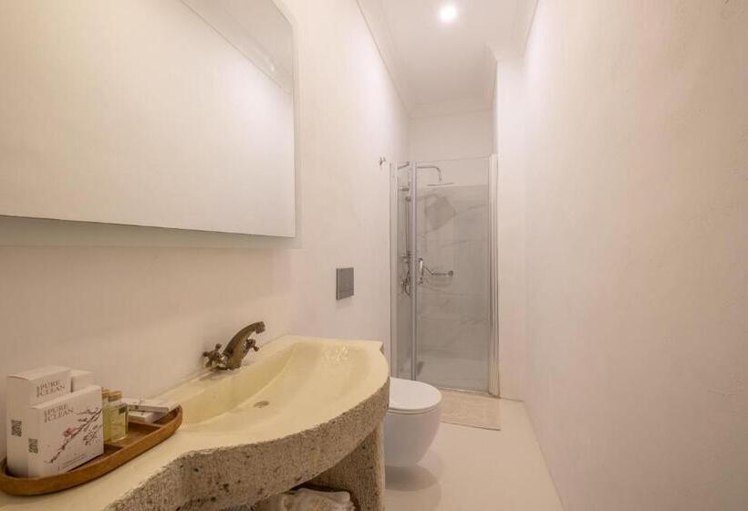 ホテル Yasos Suites